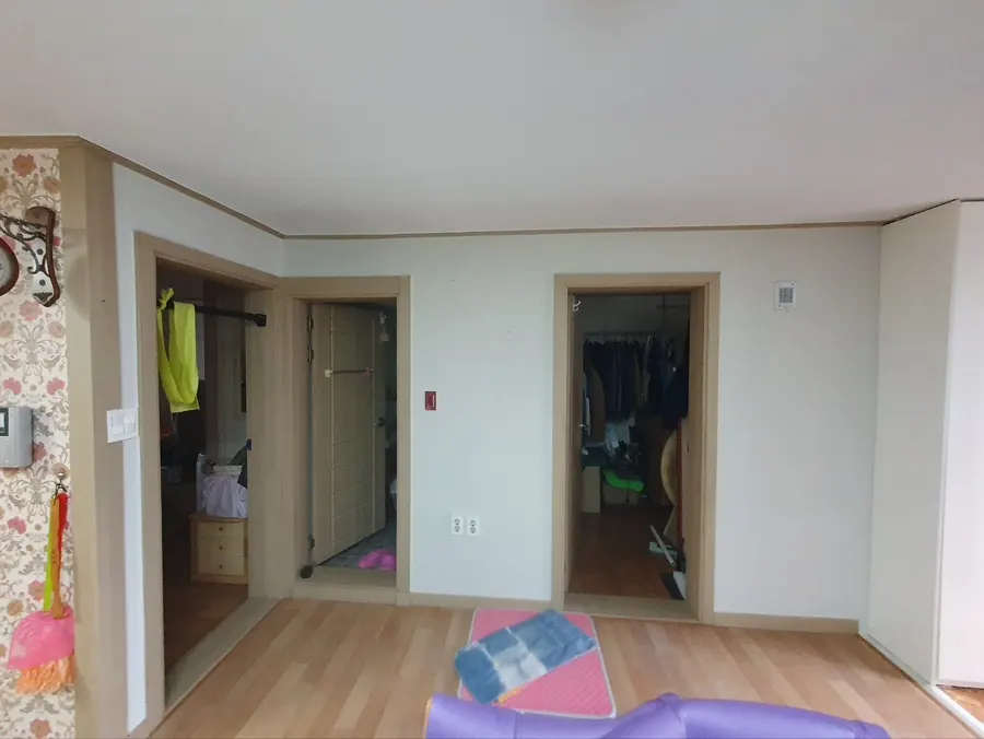 천장 석고 교체와 도배를 마친 울산 옥동 도성아파트 거실